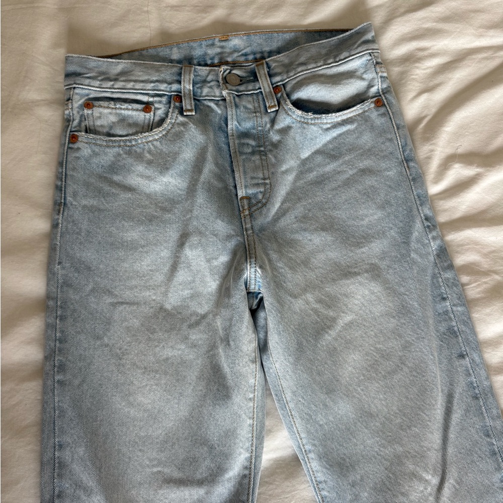 Levi’s Light Blue Denim Jeans